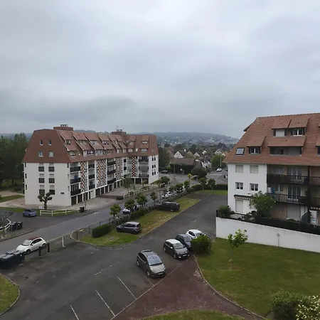 La Vague Bleue - Proche Deauville * فيلي سور مير